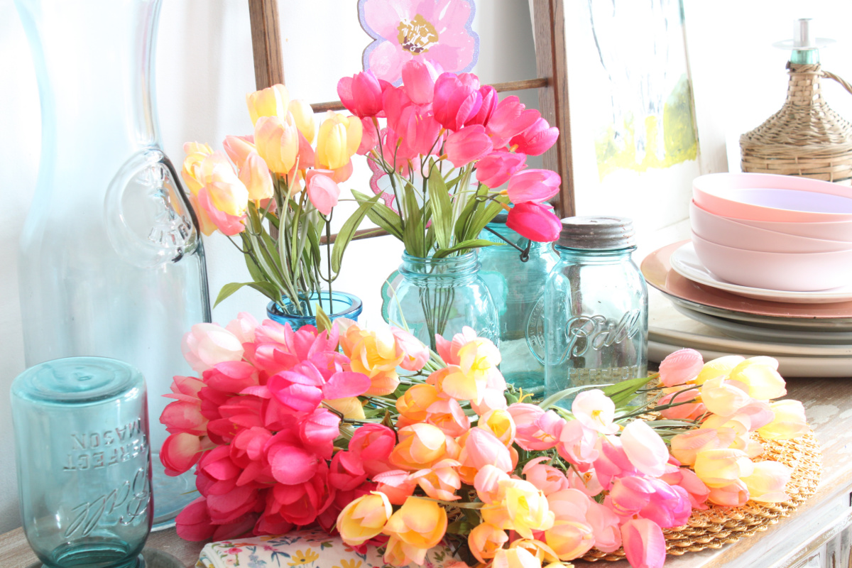 shopatblu easter tablescape tulips