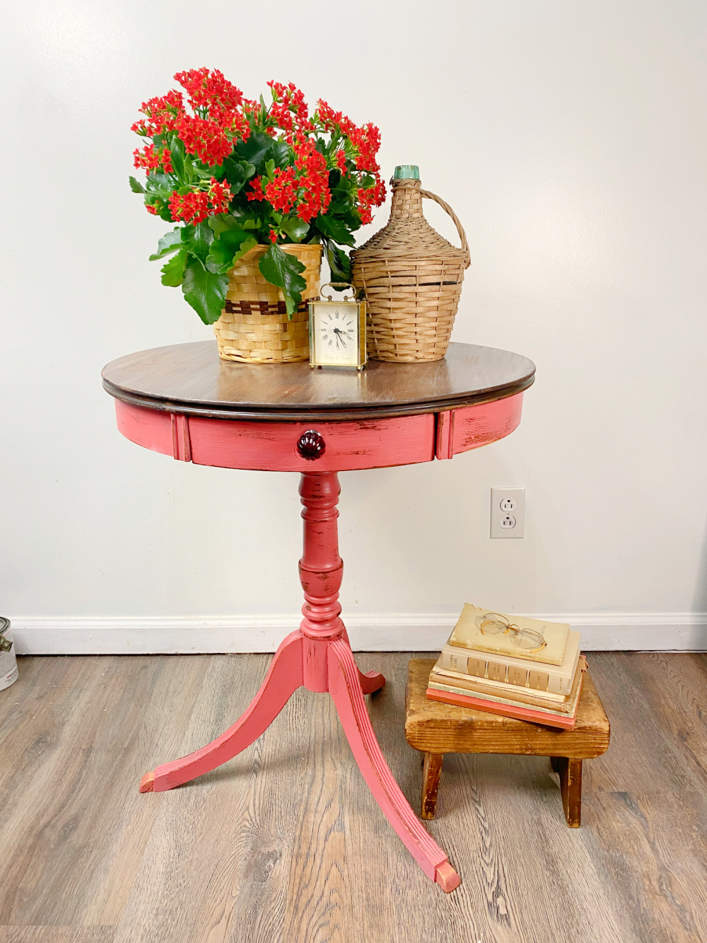 An Easy Side Table Makeover With Fusion Mineral Paint - My Family Thyme